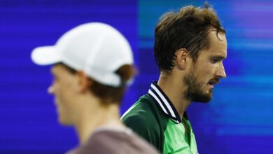 Теннисист Медведев снялся с турнира ATP в Роттердаме