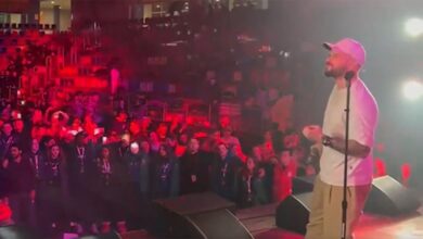Рэпер ST спел свой хит «Дай ему сил» вместе с залом на молодежном фестивале в ЛНР
