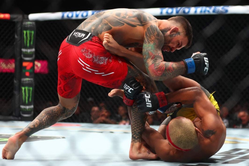 Турнир-блокбастер: как прошел UFC 300 и ждать ли возвращения Макгрегора