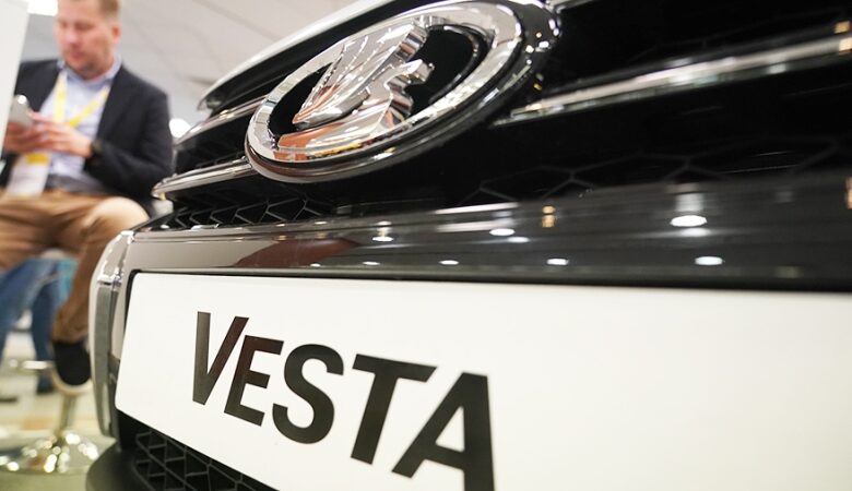 Дилеры оценили предстоящее подорожание Lada Vesta